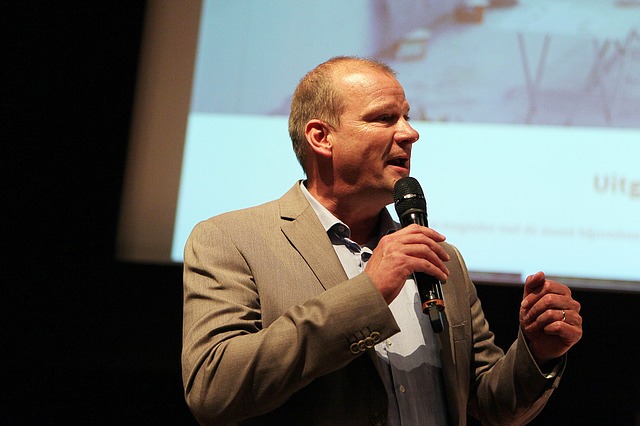 řečník na semináři